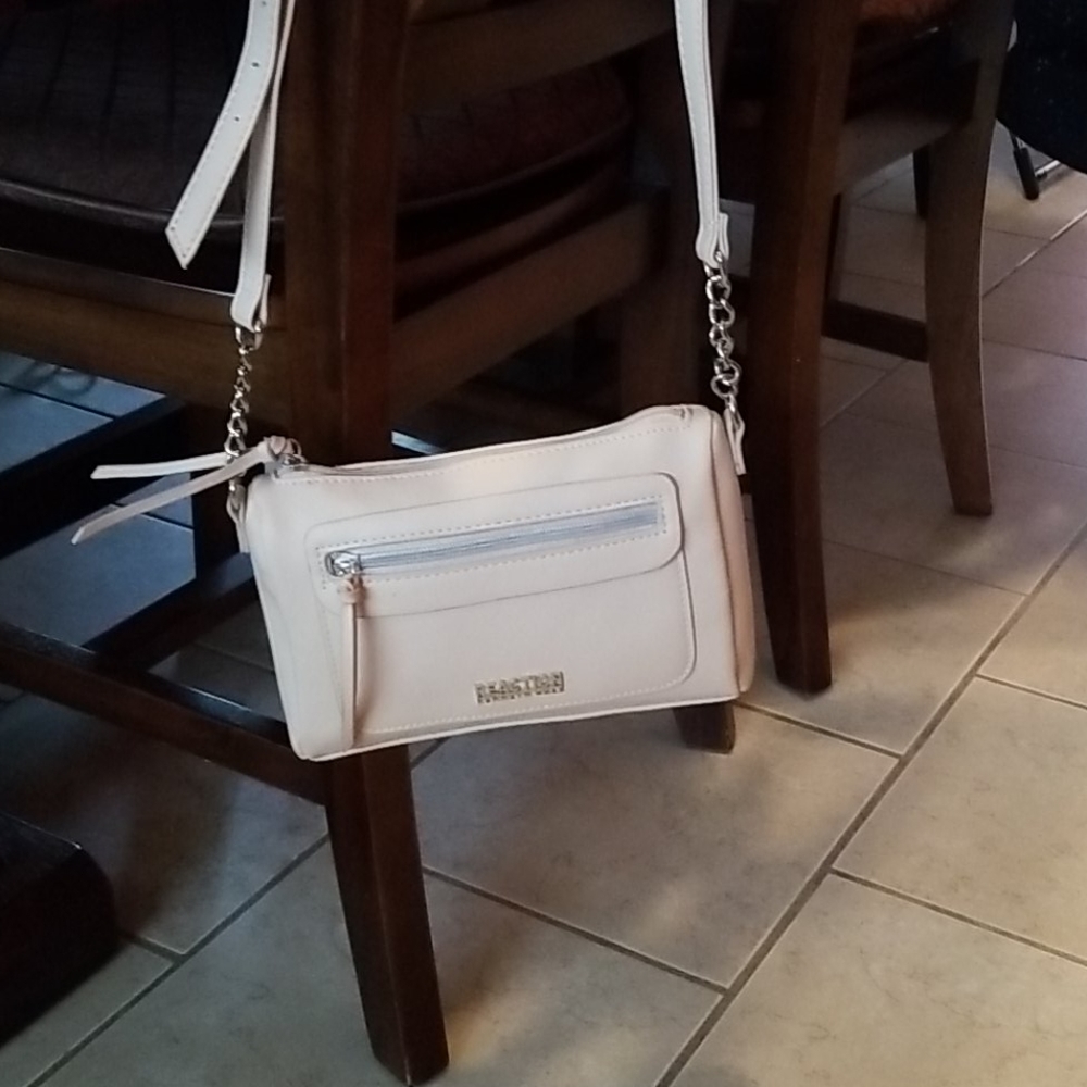 Kenneth Cole Reaction Cross Body